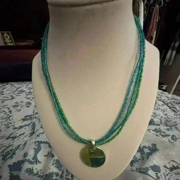 Beaded with stone pendant Necklace - Picture 1 of 4